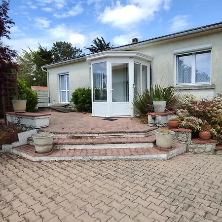 Holiday home Confort Avec Jardin, Proche - Fr-1-476-208 *