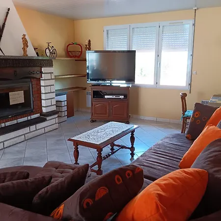 Maison Spacieuse Avec Jardin Près De La à - Fr-1-476-208 * La Faute-sur-Mer