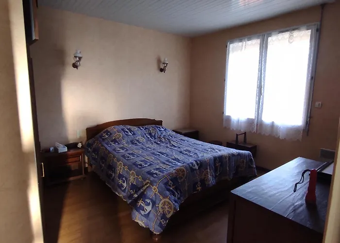 Casa vacanze Maison Spacieuse Avec Jardin Près De La à - Fr-1-476-208