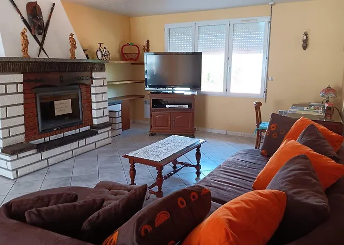 Maison Spacieuse Avec Jardin Près De La à - Fr-1-476-208 * La Faute-sur-Mer